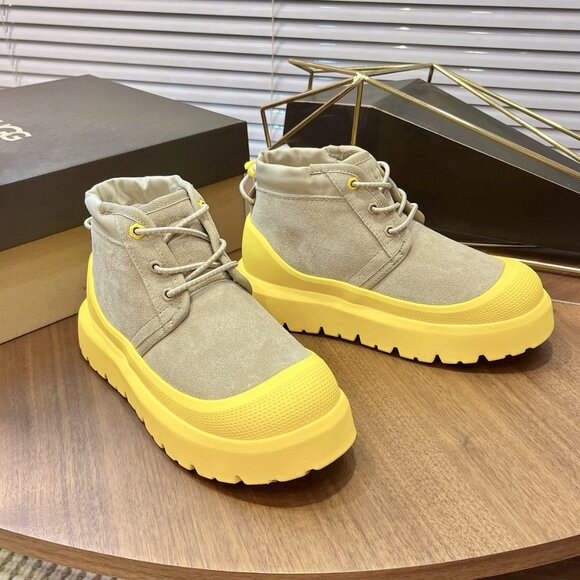 UGG snow boots - Picture 1 of 9